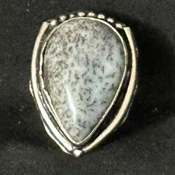Sterling silver plated teardrop Dendritic agate ring, Gray - Picture 4 of 13